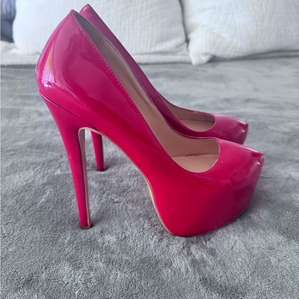 Elegant Red High Heel Pumps - Picture 3 of 10